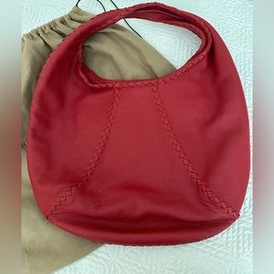 BOTTEGA VENETA
Fever Red Cervo Leather Hobo Bag